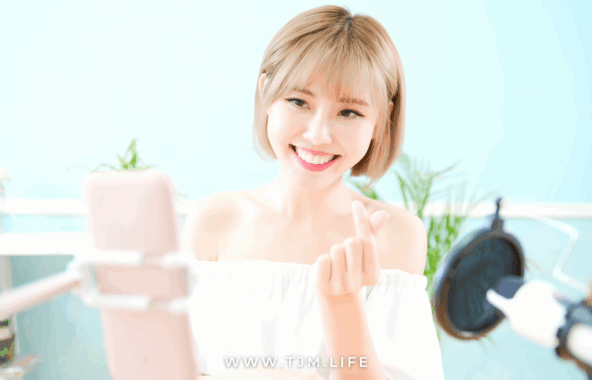Speak English with Japanese Women